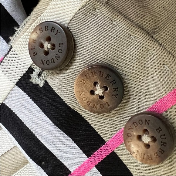 🥳TODAY!!!! BURBERRY LONDON Authentic Muti colored plaid print blazer…Size six!!! - Picture 9 of 9